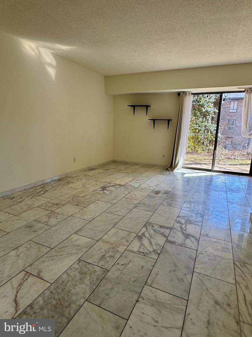 2247 Castle Rock Sq #1b photo 4