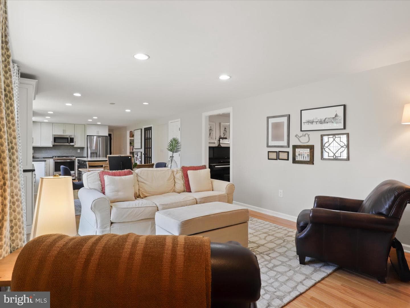 2936 Harvest Glen Court photo 13