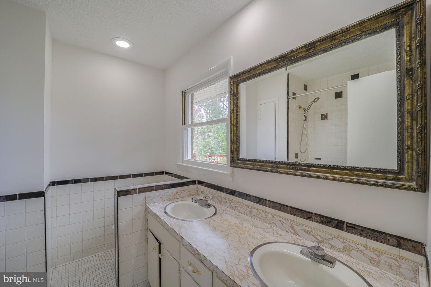 5017 Ravensworth Road photo 18