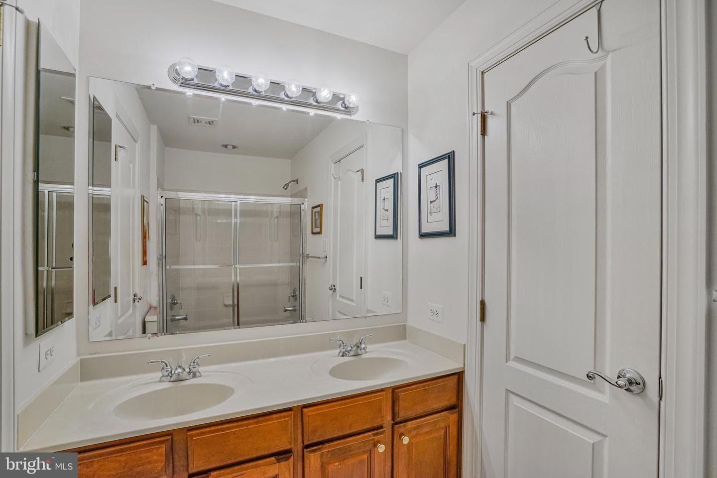 8404 Cardinal Rose Court photo 33