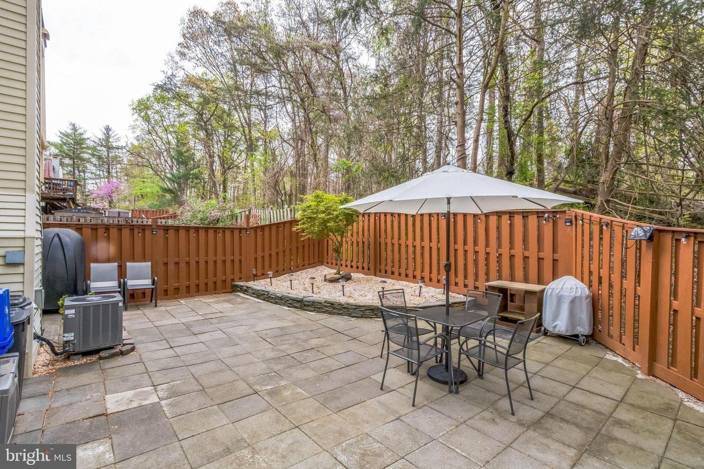 7449 Foxleigh Way photo 11
