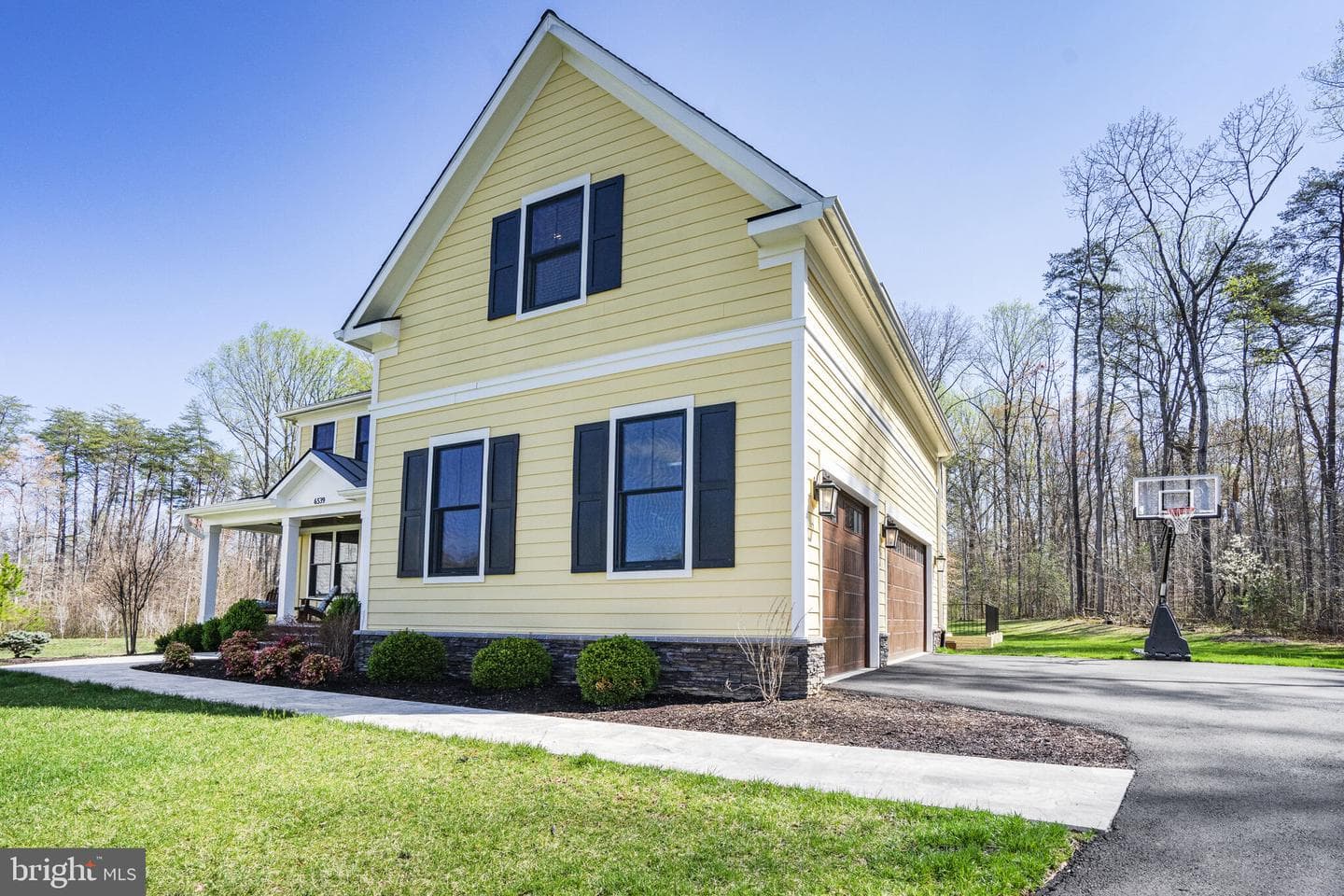6539 Foxhollow Lane photo 3