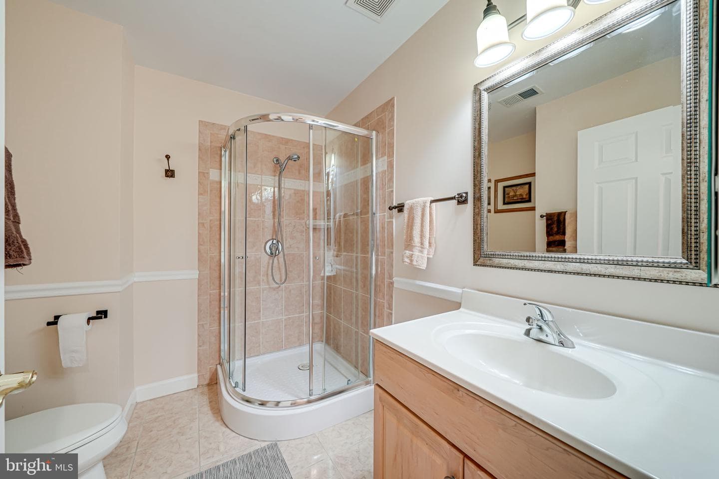 2185 Sandburg Street photo 38