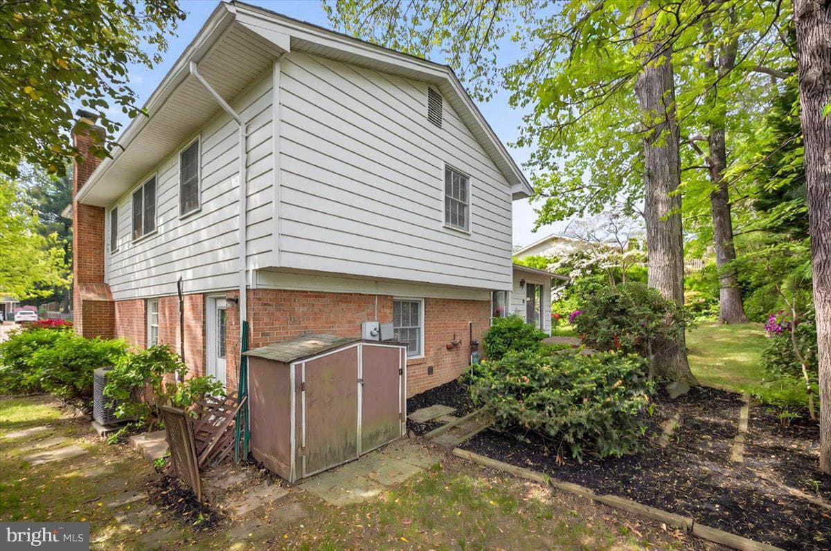 8108 Greeley Boulevard photo 6