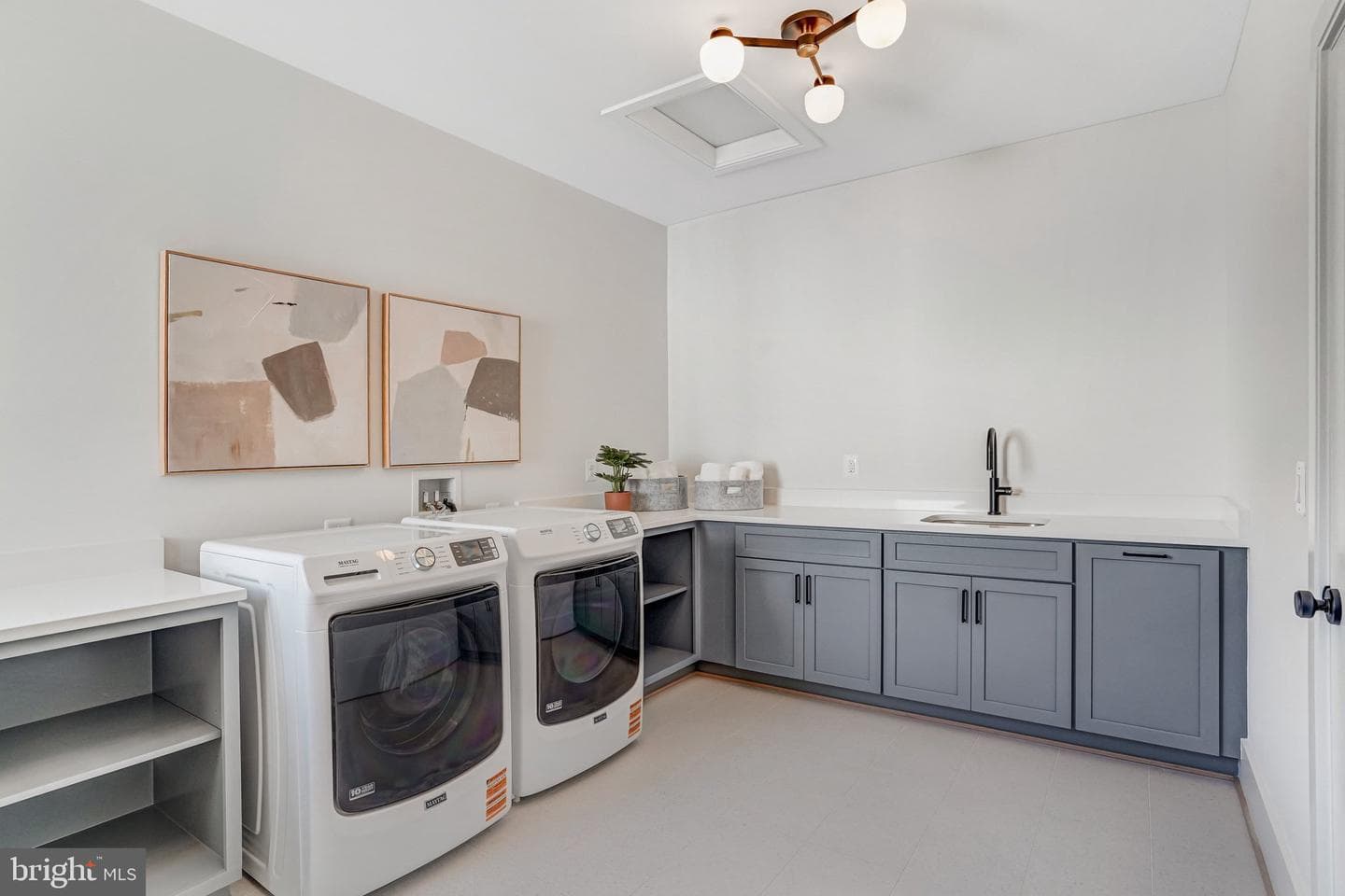 3946 N Dumbarton Street photo 23
