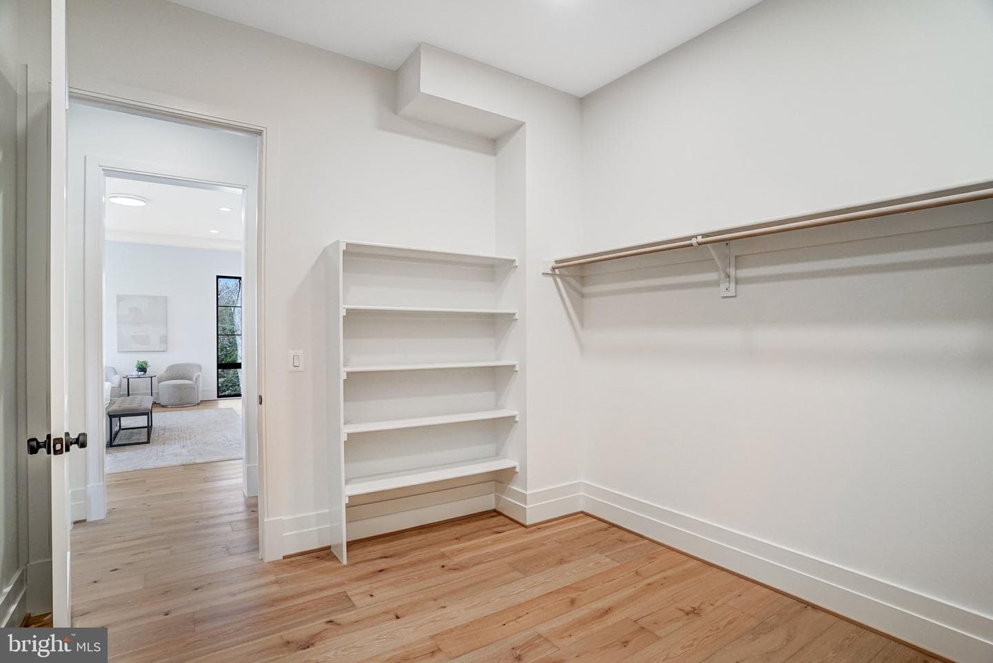 3946 N Dumbarton Street photo 30