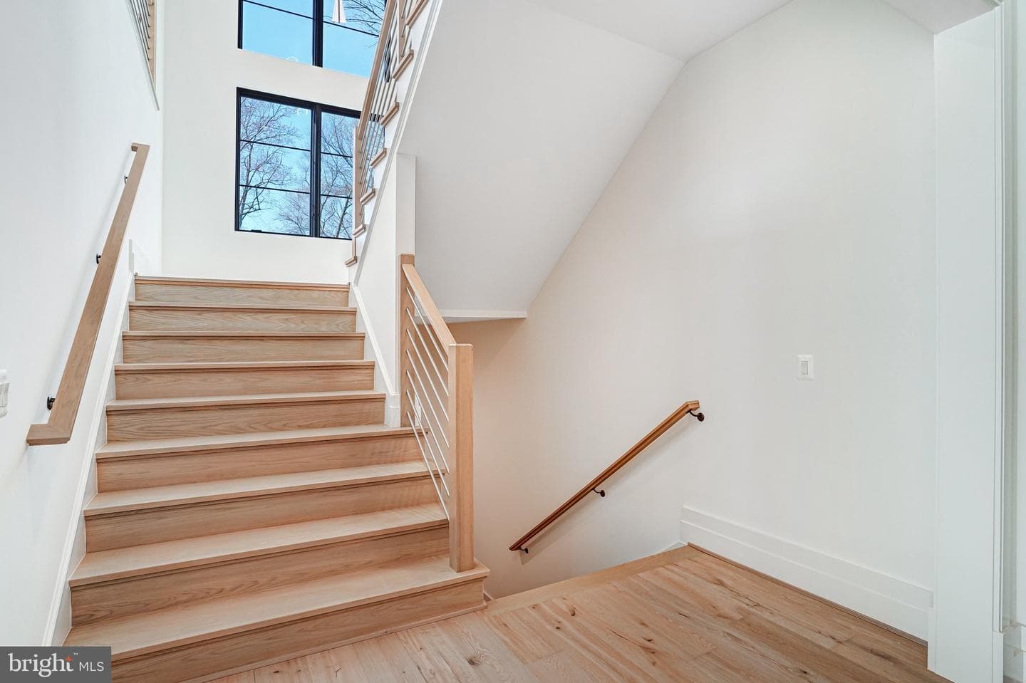 3946 N Dumbarton Street photo 34