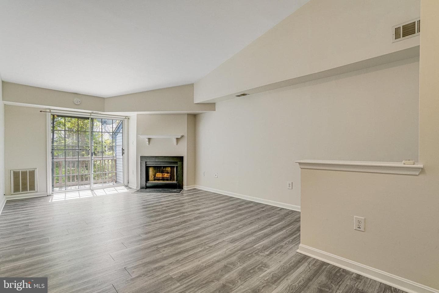 6908-J Victoria Drive #j photo 4