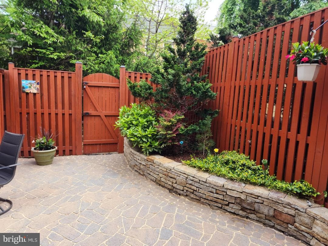 2423 Alsop Court photo 33