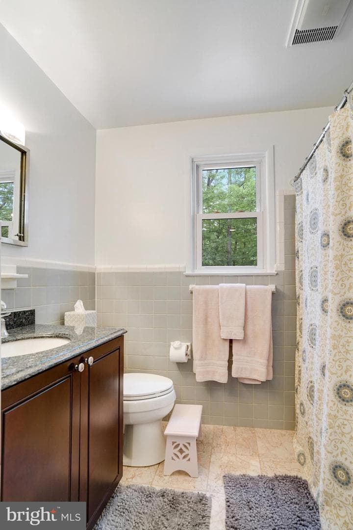 4705 Exeter Street photo 11