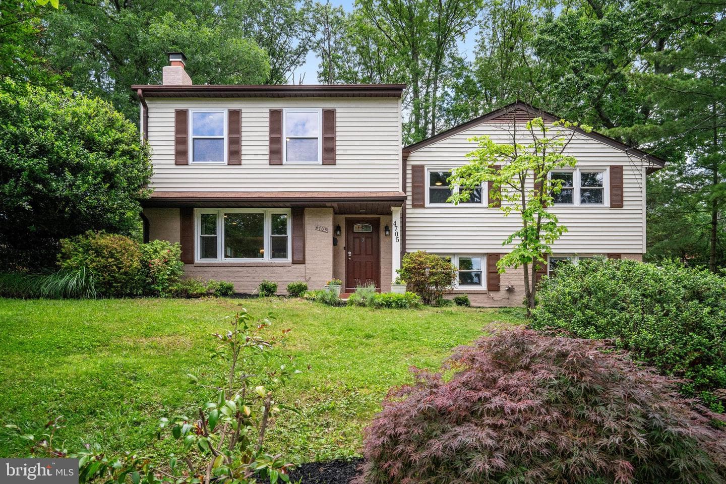 4705 Exeter Street photo 3