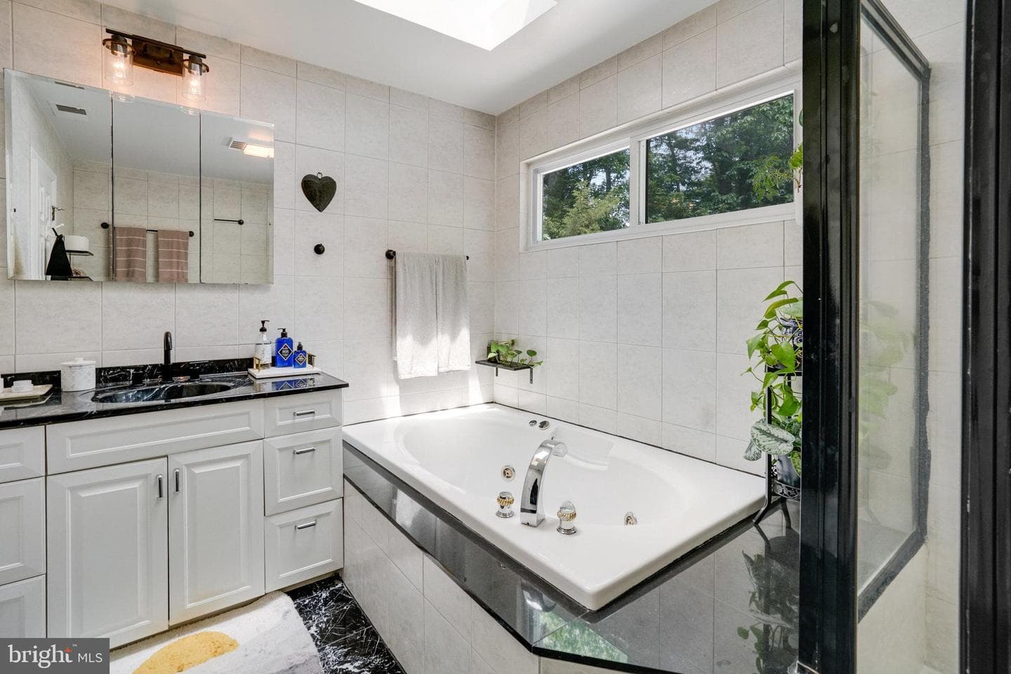 4705 Exeter Street photo 32