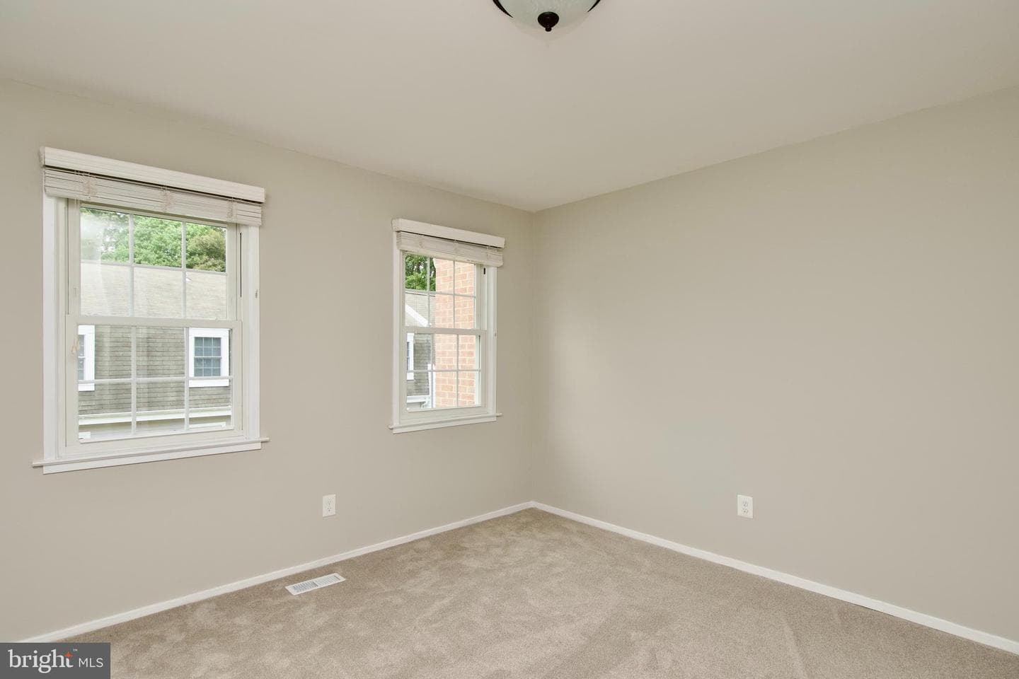 7726 Matisse Way photo 24