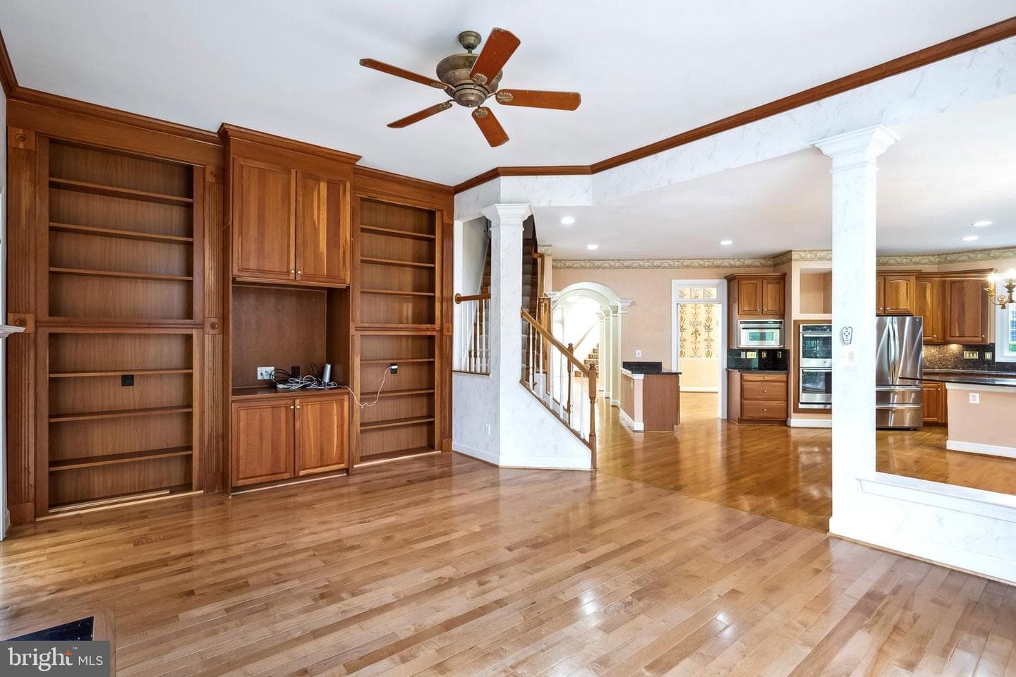 1546 Wellingham Court photo 30