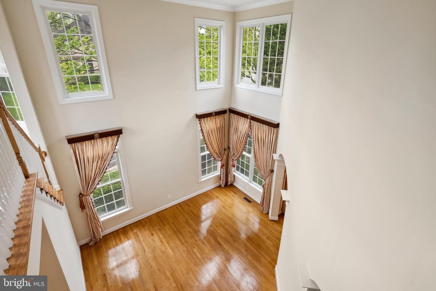1546 Wellingham Court photo 38