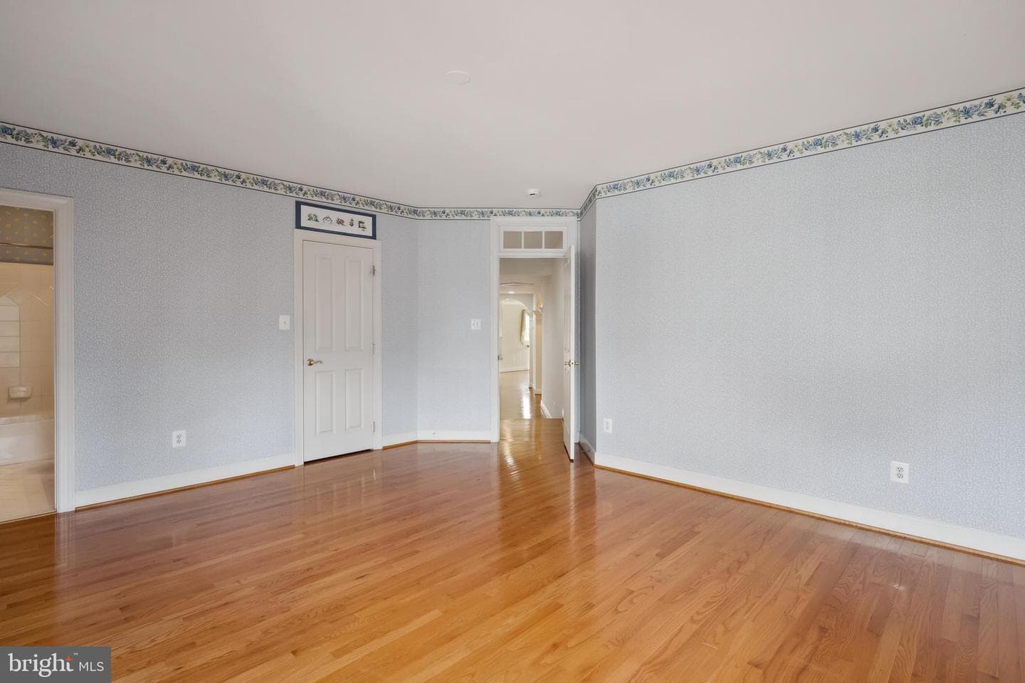 1546 Wellingham Court photo 45