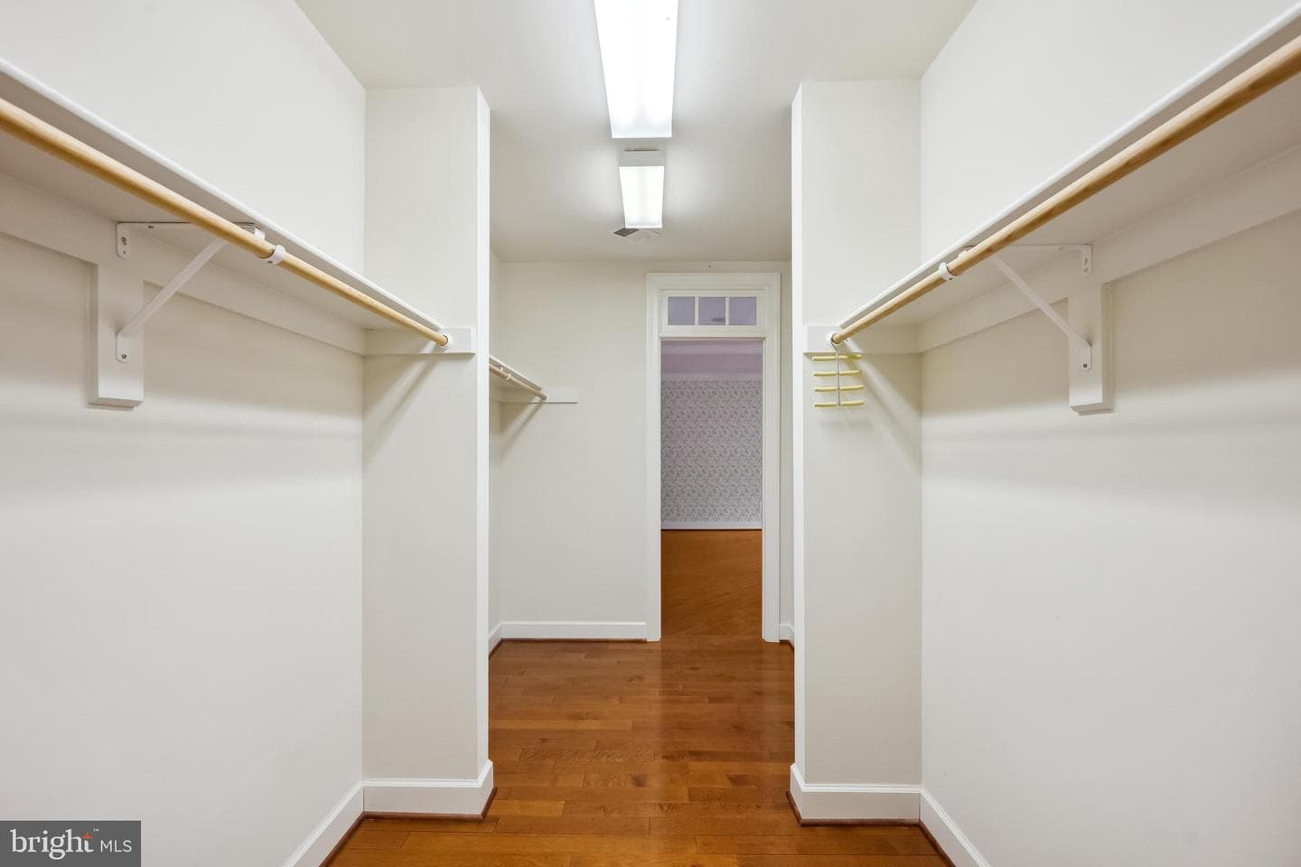 1546 Wellingham Court photo 56