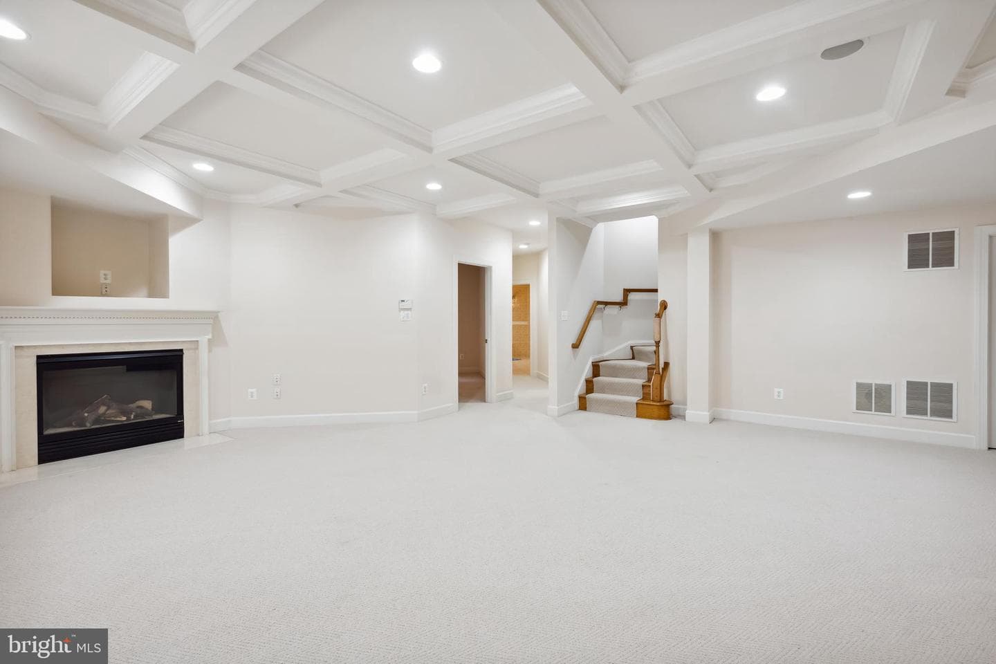 1546 Wellingham Court photo 59