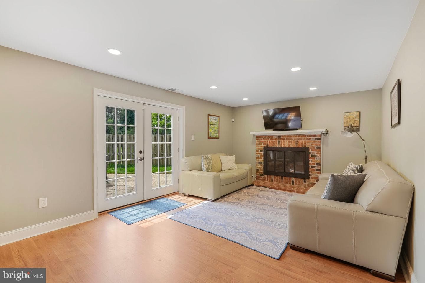 9615 Lincolnwood Drive photo 27