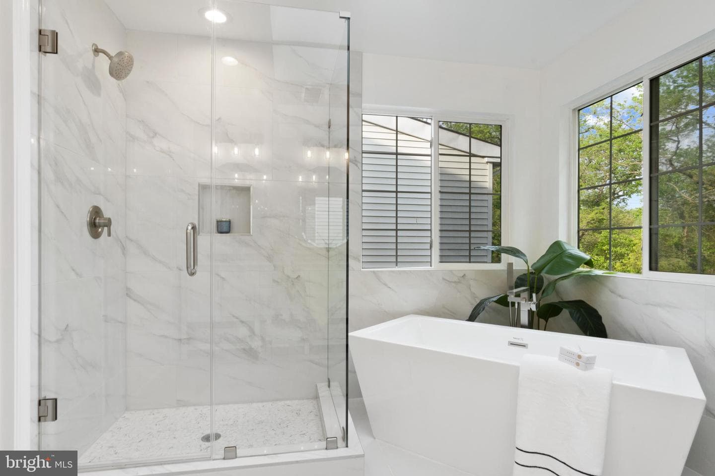 6683 Ordsall Street photo 29
