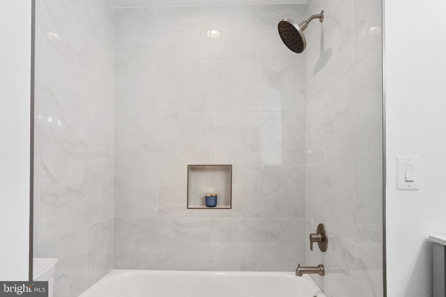 6683 Ordsall Street photo 34