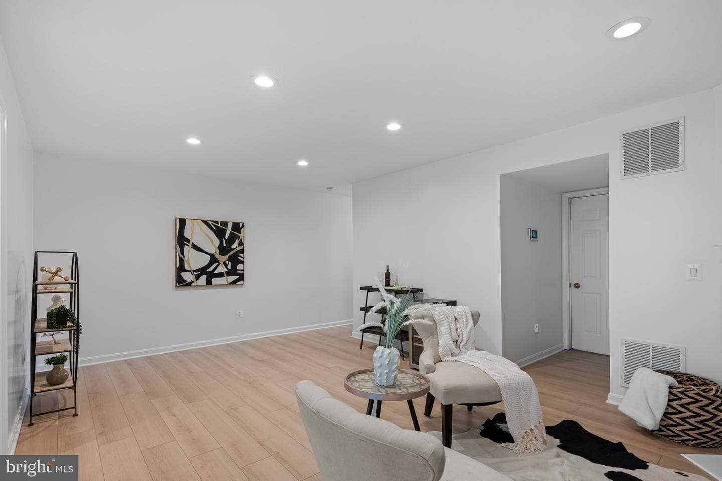 6683 Ordsall Street photo 42