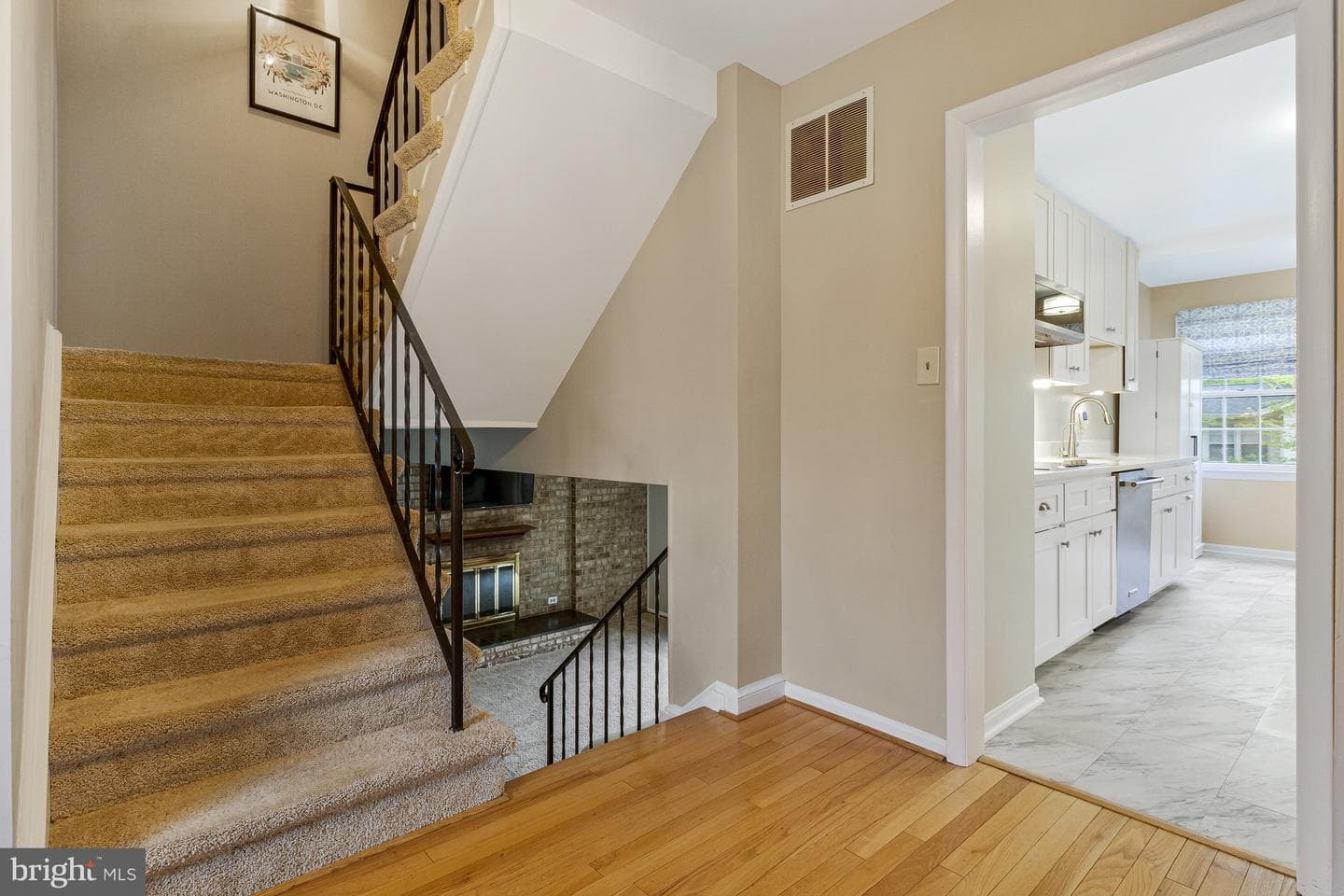 4200 Sandhurst Court photo 4