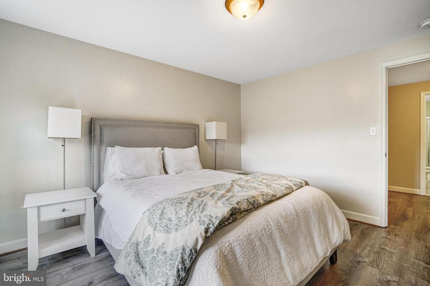 5712 Glenmullen Place photo 13