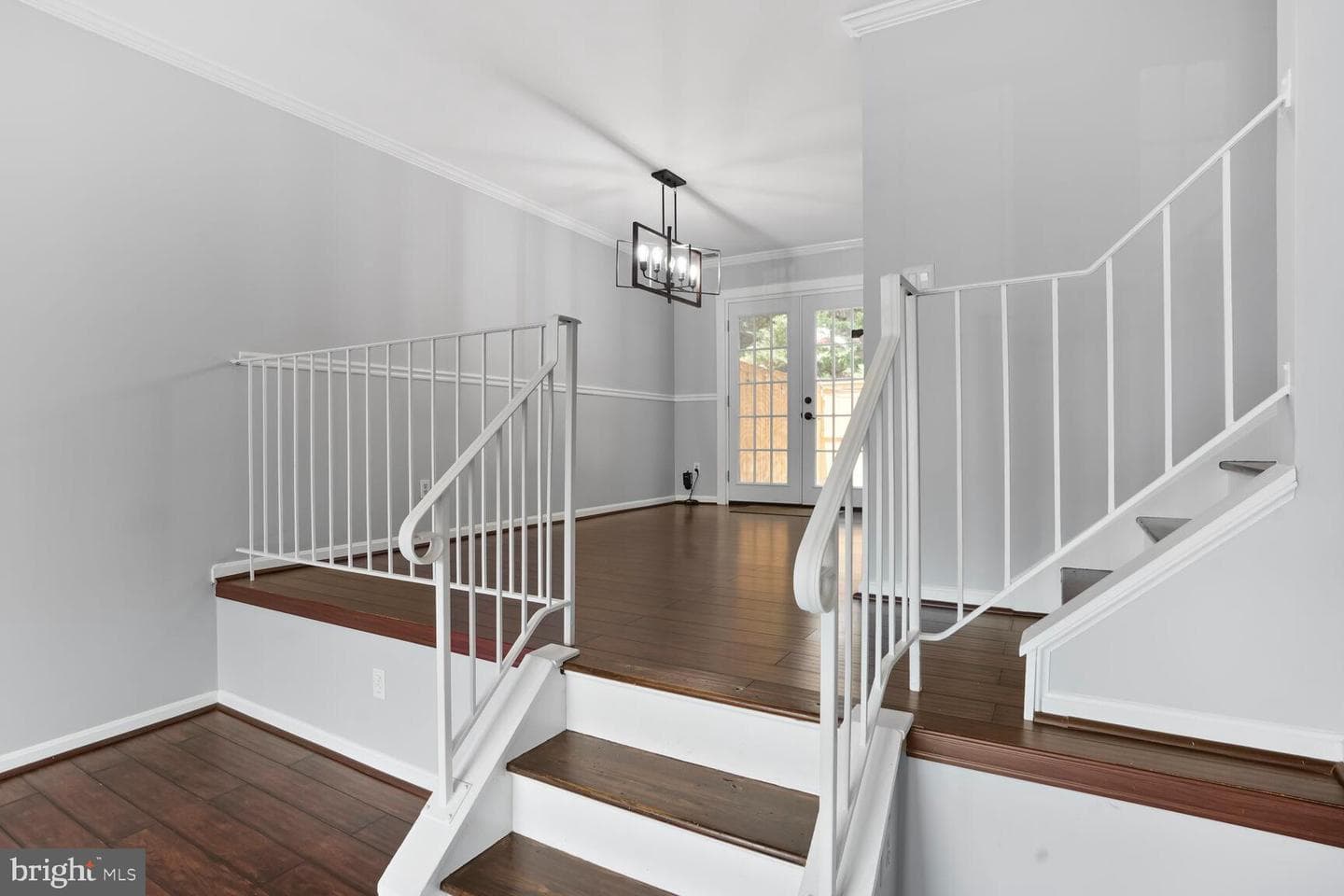 6033 Sweet Dale Court photo 5