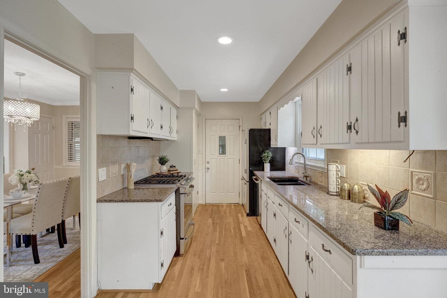 4303 S Valiant Court photo 10