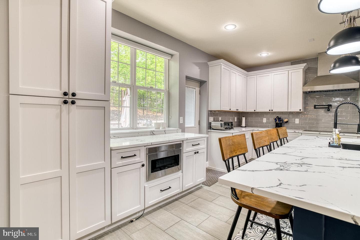 7140 Barry Road photo 21