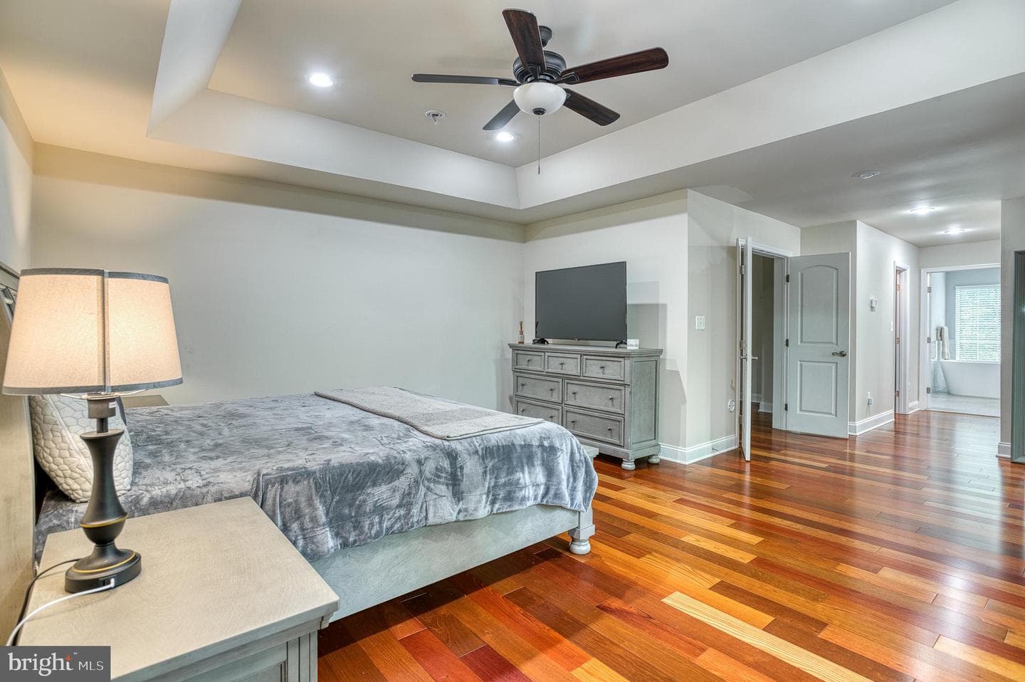 7140 Barry Road photo 24