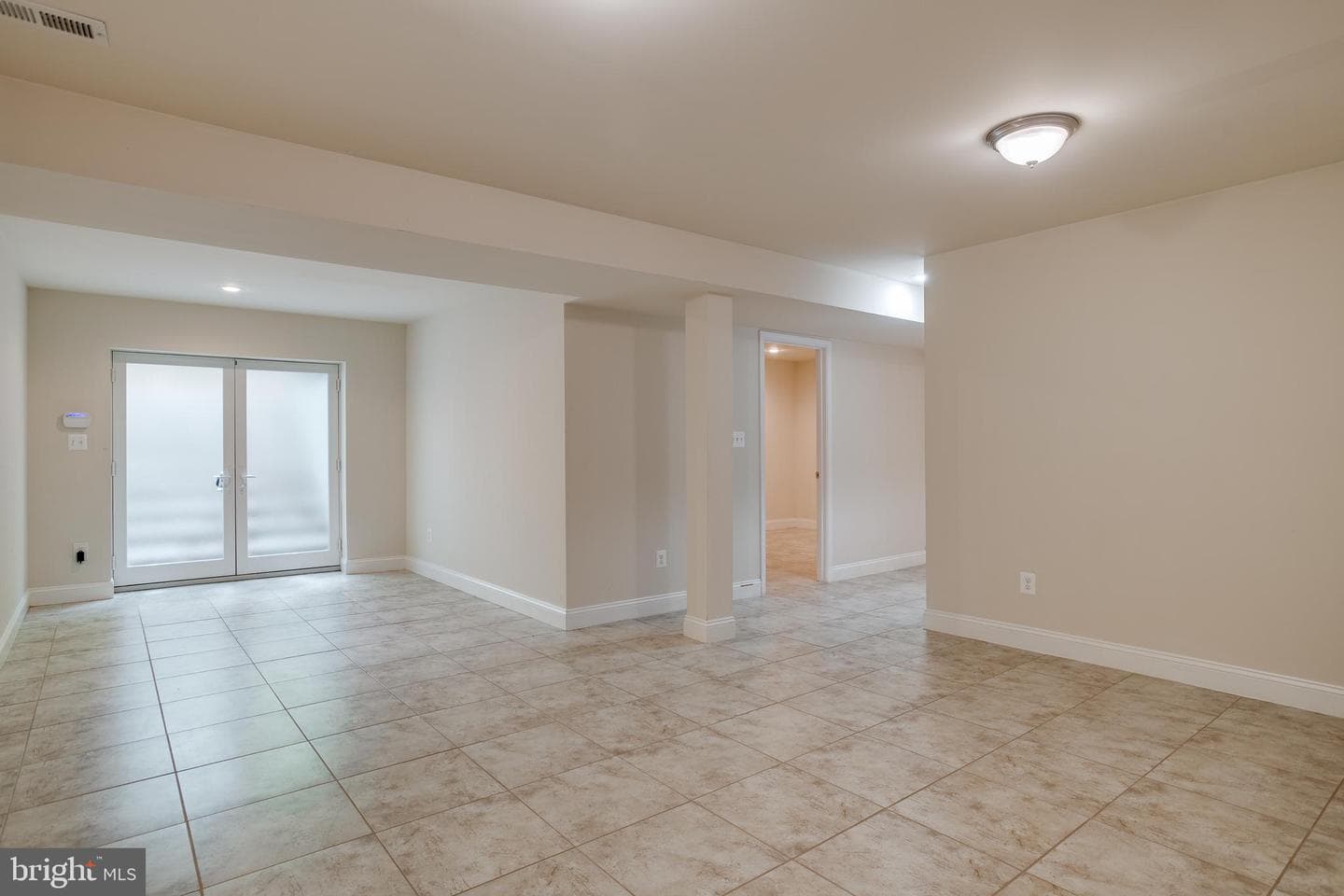 7140 Barry Road photo 42