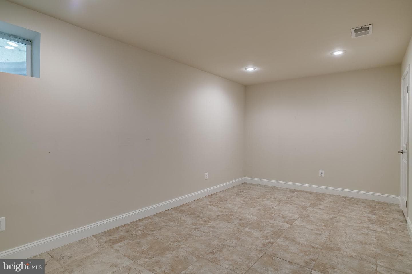 7140 Barry Road photo 45