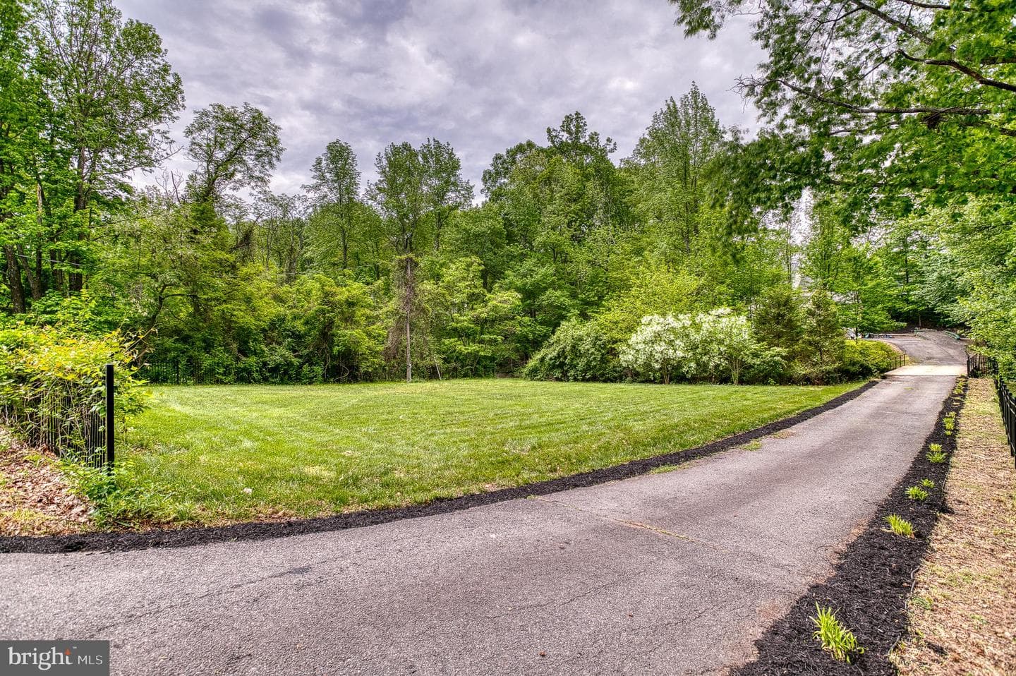 7140 Barry Road photo 55