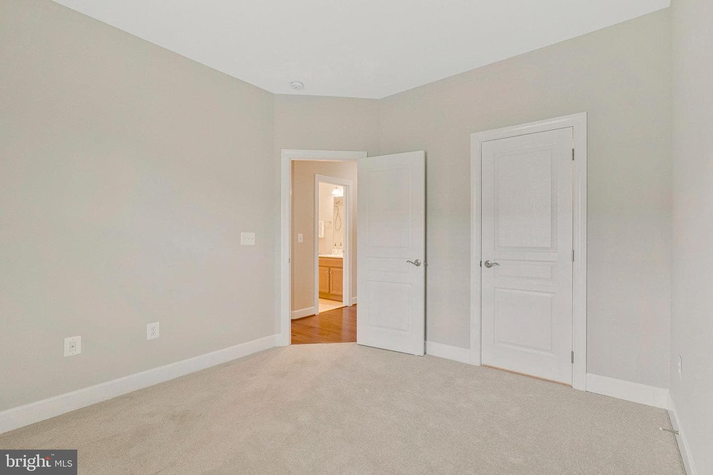 109 Anthem Avenue photo 30