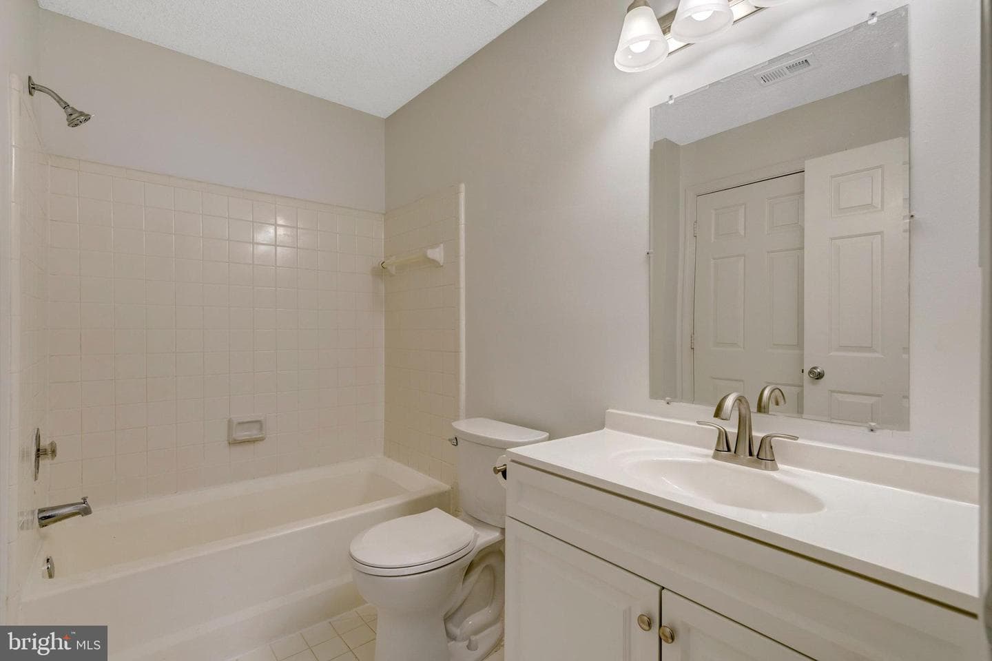 12106 Green Leaf Court #102 photo 6
