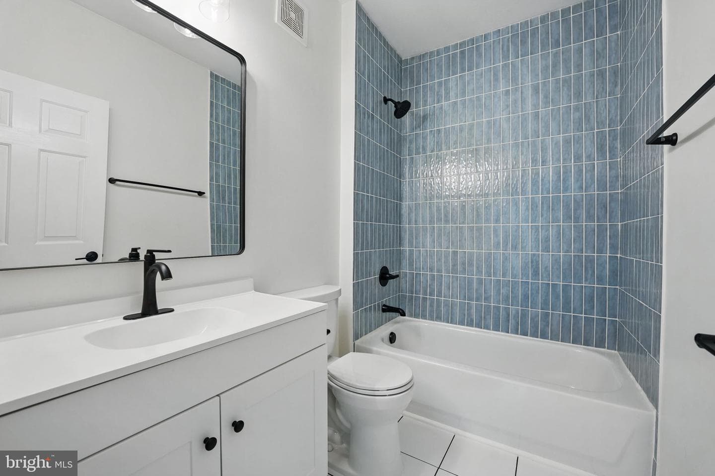 5115 Travis Edward Way #b photo 18