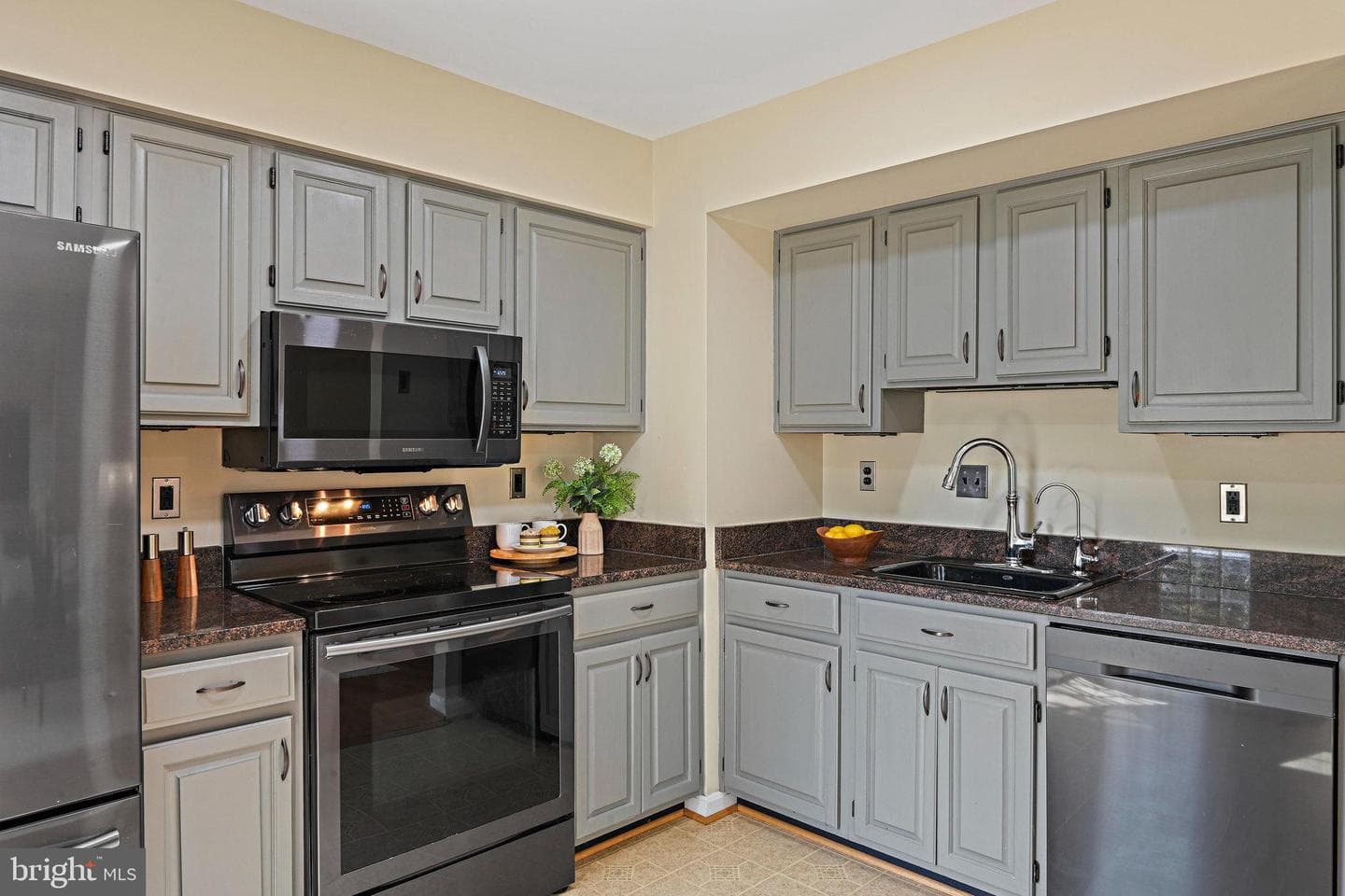 1205 Bond Street photo 10