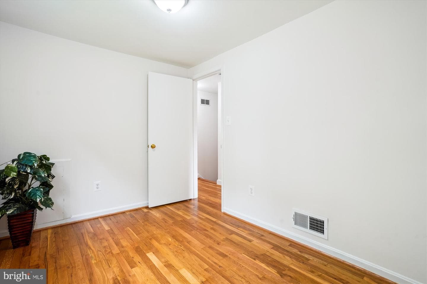 5420 Eastbourne Drive photo 28