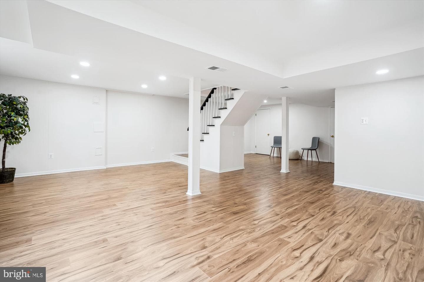 5420 Eastbourne Drive photo 40