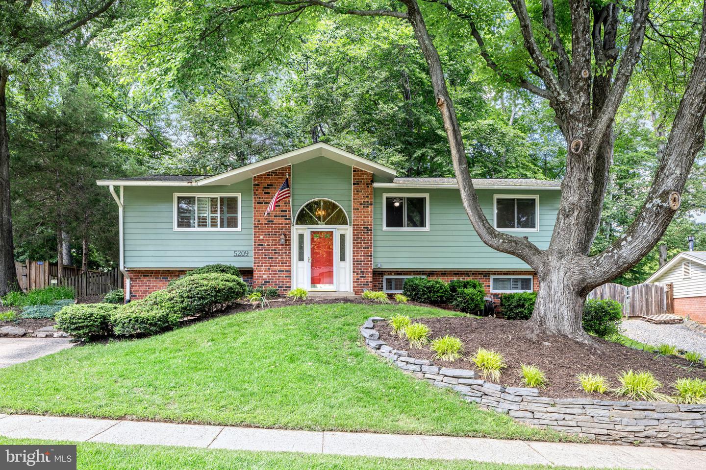 5209 Stonington Drive photo 1