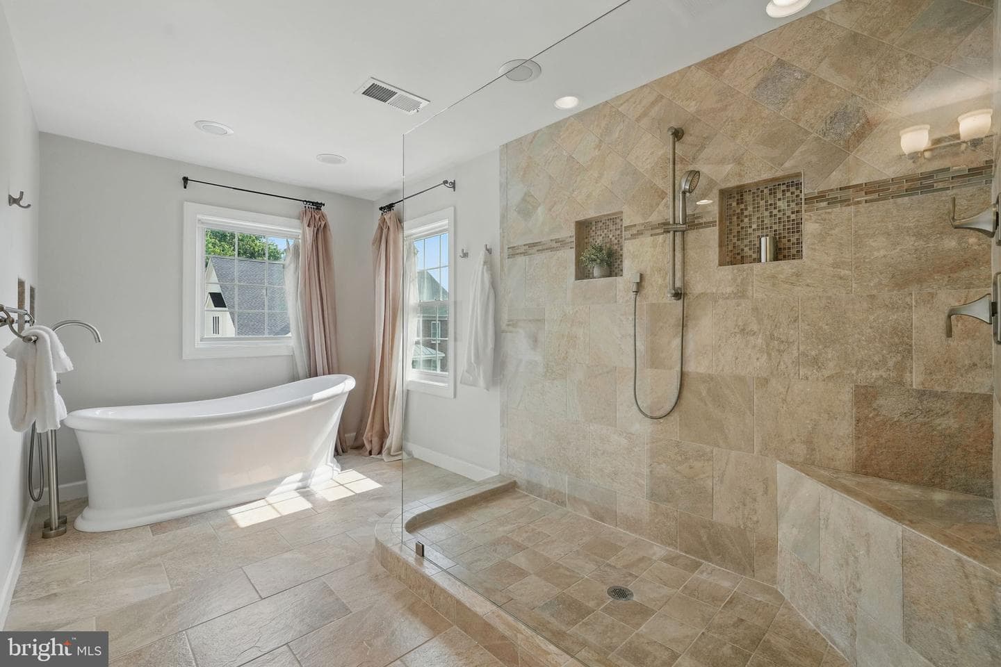 2108 Tysons Executive Court photo 32
