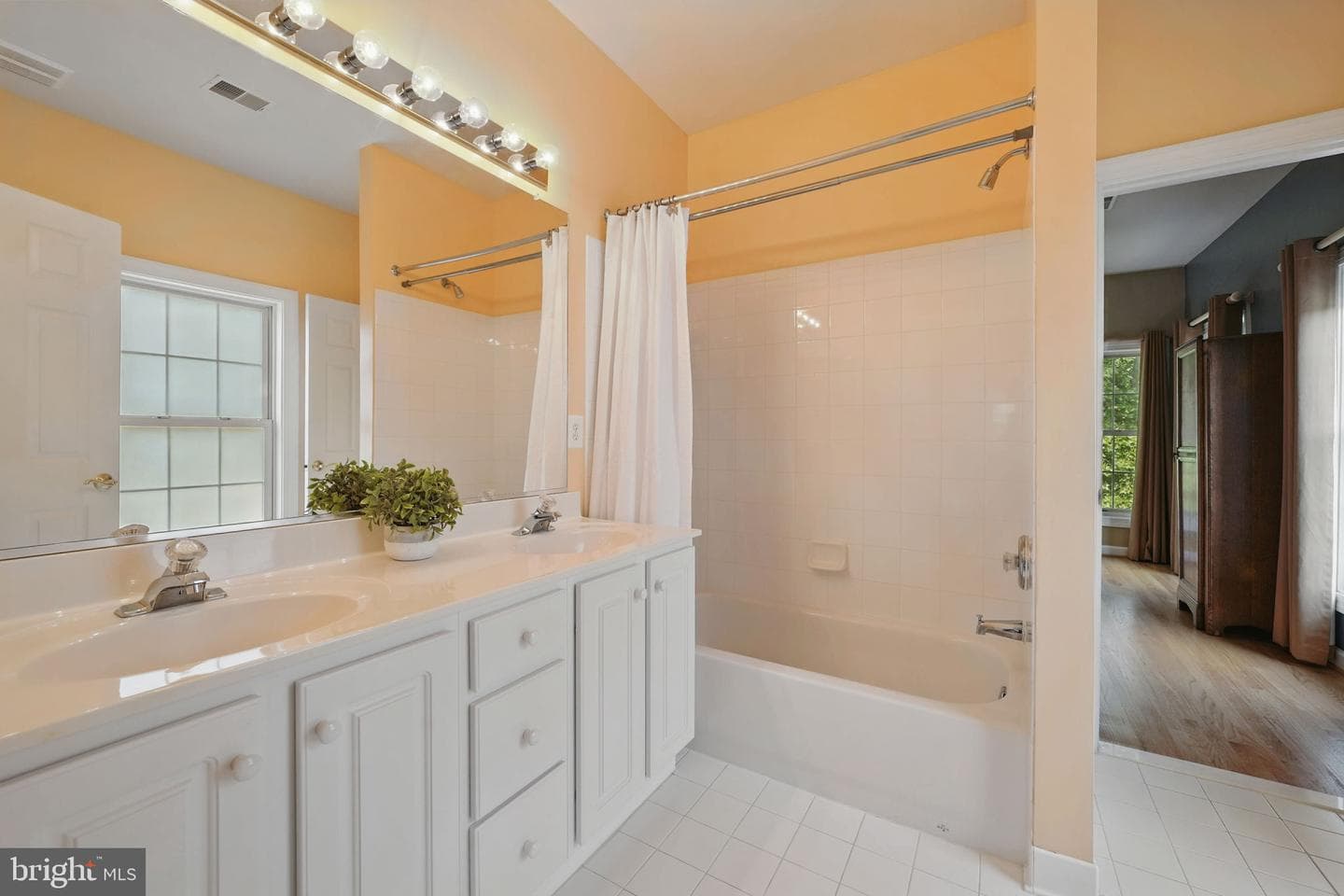 2108 Tysons Executive Court photo 41