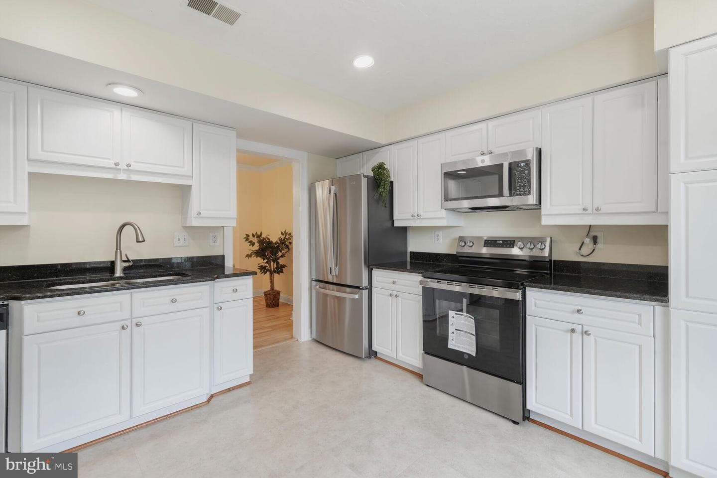 6512 Serenade Place photo 5