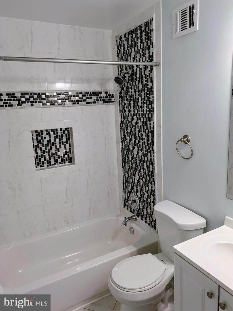 4530 Airlie Way photo 28