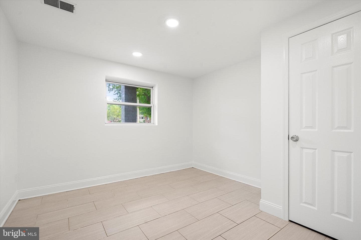 4703 Lawrence Street photo 22