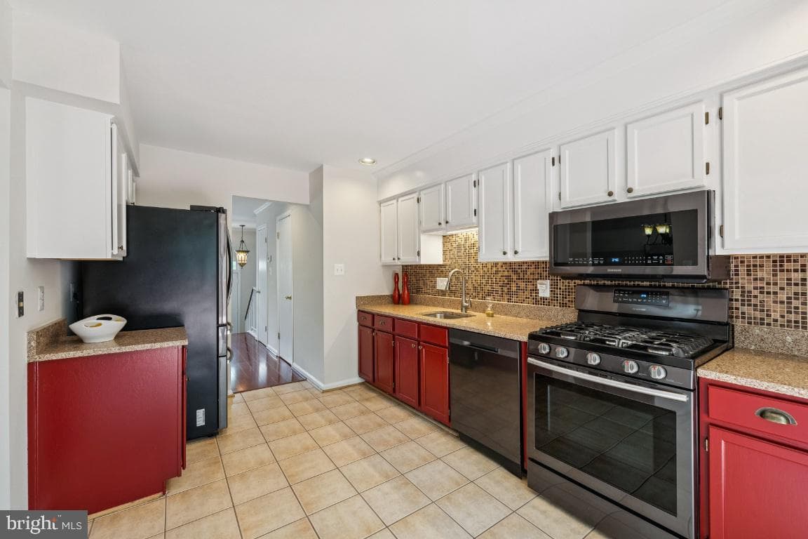 4231 Sleepy Lake Drive photo 14