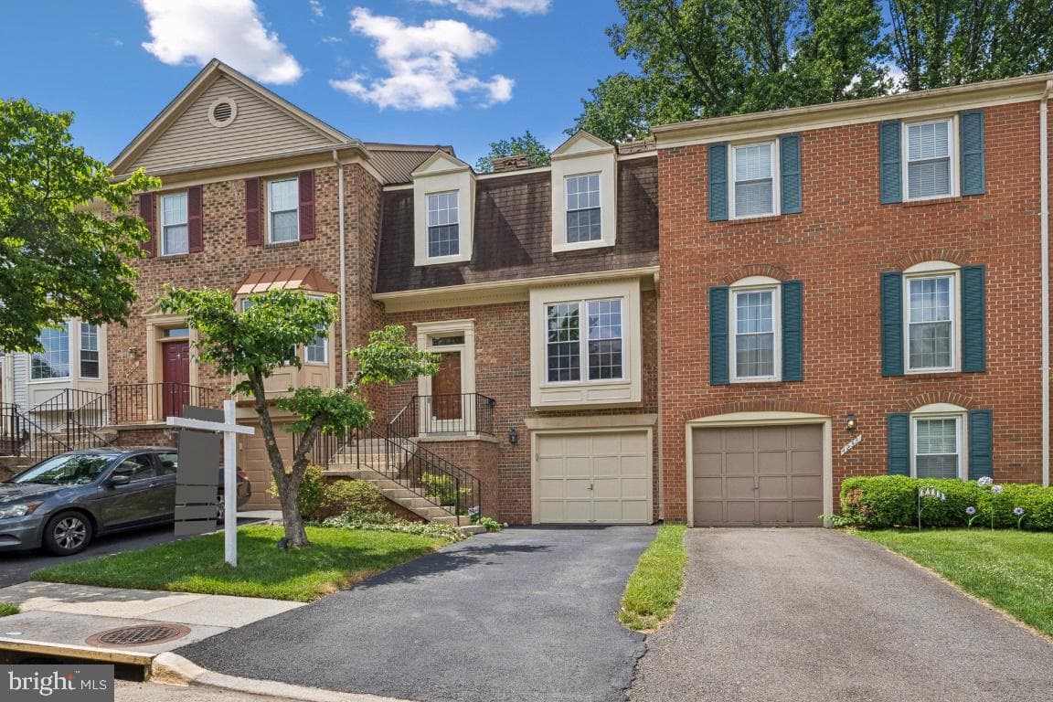 4231 Sleepy Lake Drive photo 2