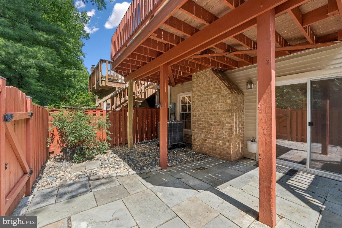 4231 Sleepy Lake Drive photo 38